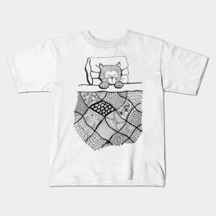 Cat in bed Kids T-Shirt